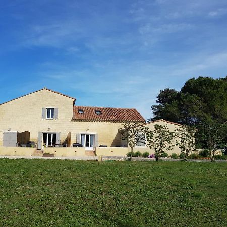 Le Mas Saint Jean Mézoargues Eksteriør bilde